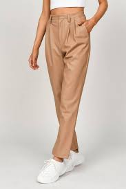 Try out your khaki pants with different outfits we have suggested to save few bucks without compromising on your style. Pin On Pantalones