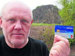 Abhebegebühren: Kunden müssen zahlen