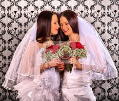 Our porno collection is huge and it's constantly growing. Lesben Paare In Hochzeit Brautkleid Kussen Gleichgeschlechtliche Fototapete Fototapeten Schone Lesben Umarmt Myloview De