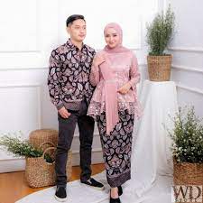 Tunangan adalah salah satu momen membahagiakan dalam kehidupan seseorang. Kebaya Couple Kebaya Tunangan Baju Couple Batik Couple Kekinian Batik Couple Kebaya Tunangan Shopee Indonesia