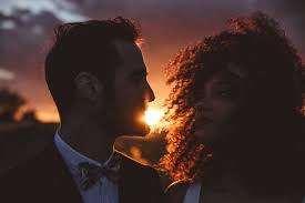 Tutorial permanente per capelli ricci uomo/ragazzo ritornata di moda e molto. Cosa Pensano Realmente Gli Uomini Dei Capelli Ricci Delle Donne Ricciomatto