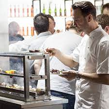 Michelinchef @pollen_street_social @socialeathouse @citysocial_t42 @bernerstavern @cafebiltmore_ @mykonossocial @_littlesocial @blindasapig. Jason Atherton Estrella Michelin Visita Josper Actualidad Josper