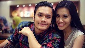 02:37 program yang menyuguhkan berita atau informasi menarik dari dunia entertainment, di dalam dan luar negeri berdasar pada fakta dan informasi. Keluarga Sayangkan Randy Pangalila Putus Dengan Michella Putri Okezone Celebrity