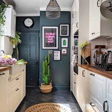 10 Small Kitchen Decor Ideas