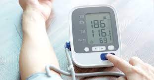 إسعافات أولية لارتفاع ضغط الدم ويب طب