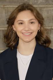 Carly Winn's Instagram, Twitter & Facebook