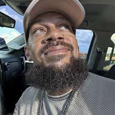 What's the deal with the massive unfinished house