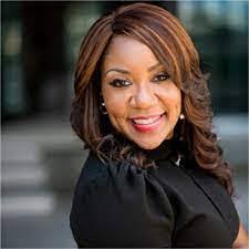 Miriam Holman's Instagram, Twitter & Facebook