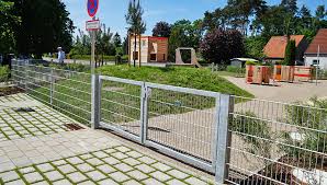 Metallzäune die etwas anderen gartenzäune aus eisen, in feuerverzinkter und farbbeschichteter ausführung. Gartenzaun Und Mauer Meykopff Lubeck