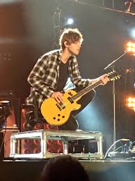 hotdamn5sos daily updates on 5 seconds of summer chicas enamorada