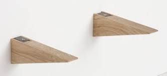 Retrouvez chez leroy merlin notre sélection de 166 produits, au prix le plus juste, sur un large choix de marques et de références, disponibles en magasin ou livrés rapidement à votre domicile. Equerre Bois Chene L 17 5 X L 3 Cm Leroy Merlin Equerre Bois Chene