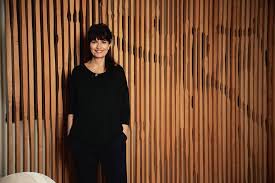 Valérie perrin est une photographe, scénariste et écrivaine. Valerie Perrin Le Temps Des Copains