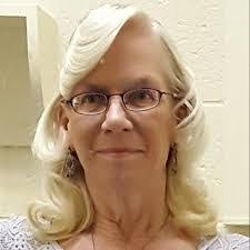 Christi Mathis's Instagram, Twitter & Facebook