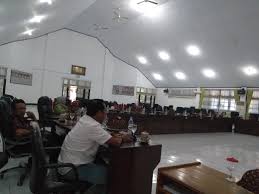 Rapat ini bertujuan untuk merancang arah yang akan dituju dan sebagai bentuk pemecahan masalah yang terjadi di kantor. Jalan Rusak Di Nepo Dan Manuba Dprd Barru Minta Pihak Pemkab Barru Untuk Di Kerjakan Barrupos Com Barrupos