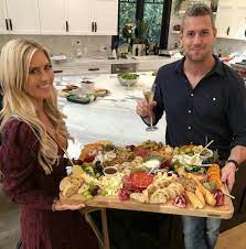 Following their split last year, the flip or flop star, 37, put the newport beach, california, home they shared. Flip Or Flop S Christina El Moussa Spends Holidays With New Husband Ant Anstead And Their Children Hg Fandom