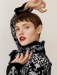 Allison Wick's Instagram, Twitter & Facebook