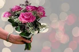 Fiori Compleanno Per Un Amica Mazzo Di Fiori Fiore Di Nascita Bouquet Di Rose