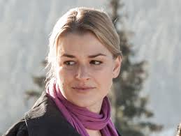 Spannung und emotionen in den bergen. Bergdoktor 2021 Hat Ines Lutz Annes Serientod Bestatigt Liebenswert Magazin