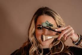 Heather Hershey's Instagram, Twitter & Facebook