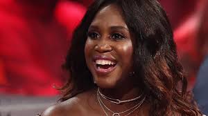 Motsi trägt eine knallige neonpinke stoffhose, dazu. Motsi Mabuse Ein Traum In Weiss Probt Sie Hier Fur Eine Zweite Hochzeit Mit Ihrem Mann Bunte De