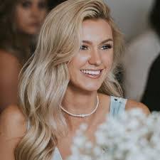 Kaitlin Dobson's Instagram, Twitter & Facebook