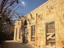 من البيوت العتيقة في جزين جنوب لبنان Photo By Bouchra Hmayed Old Houses Structures House