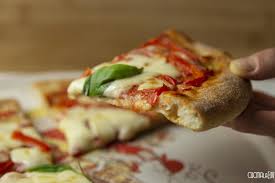 Come si prepara in casa la pasta madre, come si conserva e come si fa il rinfresco, ricetta originale e completa in 10 mosse. La Pizza Con Lievito Madre La Ricetta Della Bri Cucinalabri