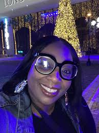 Fisher family in the building! My in-laws in L.A. bringing in 2025! Let's  go Candy, Cameron and Ricky love you all much! Time to celebrate!