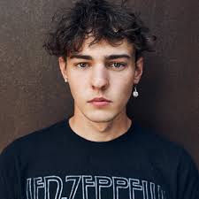 Aron Davis (@aron__davis) • Instagram photos and videos