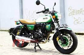 Kamu bisa mencontoh desain yang sudah ada di instagram dan menerapkannya dengan sedikit sentuhan modifikasi agar terlihat menarik dan berbeda bila dibandingkan dengan tempat yang lain. Modifikasi Motor Klasik Model Retro Dari Motor Motor Jadul Jepang Tebak Aslinya Motor Apa Portal Sepeda Motor Dan Seluruh Aspeknya