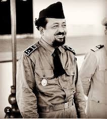 Mengenang Sosok Pahlawan Jendral Gatot Subroto Sering kali kita mendengar  nama gatot subroto, terutama sering dijadikan nama jalan. JL. Gatot subroto,  rumah sakit gatot subroto, tugu monumen Gatot Subroto, Gedung pertemuan  Gatot