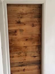 Porta Feita Com Pallets Criada Pelo Designer Paulo Botelho Em 2019 Portas Espaco E Reutilizado