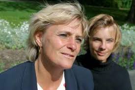 Svenska mammor föder få barn