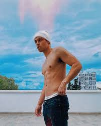 View anonymously and download the original quality content from instagram. Chicos 90210 Mr Blue Sky Alex Hoyer Via Instagram Facebook