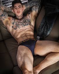 RT @jakipz: How many Retweets can my little porno stache get 😜 ?! KEEP or  CUT it ? 🔞👇 My Adult Content t.coWQmjRY7Lyp