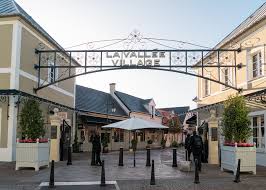 Elève en 1ère année à marne la vallée je souhaite attirer l'attention sur une matière qui a fait redoubler 45 élèves sur 100 au 1er semestre la représentation et n'est enseignée qu'une semaine dans l'année. Opcenito Govoreci Bor Svetu Max Mara Vallee Village Pioneerbuttonclub Org