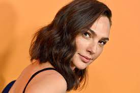 Gal Gadot Flashes Her Wonder Woman Abs In A Fun New IG Video