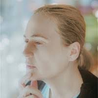 Carmela Roche's Instagram, Twitter & Facebook