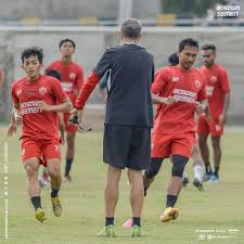Syaiful syamsuddin (born 11 june 1993) is an indonesian professional footballer who currently plays as a goalkeeper for psm makassar at liga 1. Prediksi Line Up Yang Diturunkan Pelatih Psm Makassar Lawan Arema Fc Jurnal Makassar