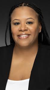 Update your LinkedIn profile with a new headshot! Link in IG bio  @everettryanphotos