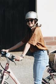 Radfahren macht nicht nur spaß, es fördert zusätzlich ihre kondition und verbrennt kalorien. Schone Fahrradhelme Fur Frauen Just A Few Things Der Modeblog Aus Freiburg Fashion Beauty