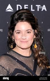 Robin Neumann's Instagram, Twitter & Facebook