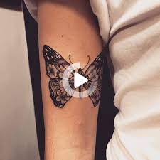 50 Wspaniale Wzory I Tworczy Butterfly Tattoo In 2020 Hand Tattoos Butterfly With Flowers Tattoo Small Butterfly Tattoo