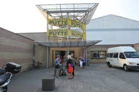 At vaccinatiecentrum we help you to prepare your trip with advice based on the destination, duration and intention of your trip. Kogel Door De Kerk Gc Klein Boom Wordt Vaccinatiecentrum Het Nieuwsblad Mobile