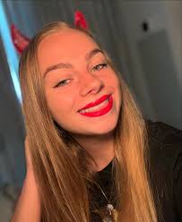 Sara-louise Hutton (@saralouise_hutton) • Instagram photos and videos