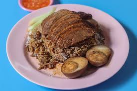 Cook the duck for about 2 minutes on each side and add the shaoxing wine, oyster sauce, light soy sauce (and the fermented bean curd sauce if you decide to use it), dark soy sauce, and water. 15 Delicious Braised Duck Rice That Are Waddle Ry Good