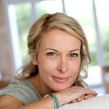 Karen Mckay's Instagram, Twitter & Facebook