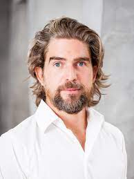 In staffel sechs der beliebten investorenshow stößt mit nils glagau ein neuer investor dazu. Nils Glagau Wikipedia