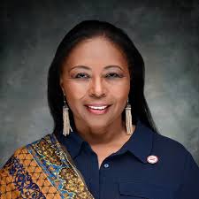 Get ready for a night at the movies among the stars in #GreenvilleSC! 🎥  Plans for a new rooftop cinema along University Ridge are moving forward  after the City's Board of Zoning