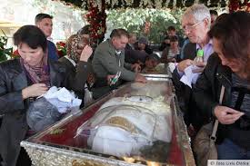 14 octombrie 2019, 12:57 (actualizat 14 octombrie 2019, 20:57). Inscrieri Pentru Pelerinajul La Sf Parascheva La IaÈ™i Transportul Este Gratuit È™i Este Asigurat De PrimÄƒria Roman Romanul Financiar